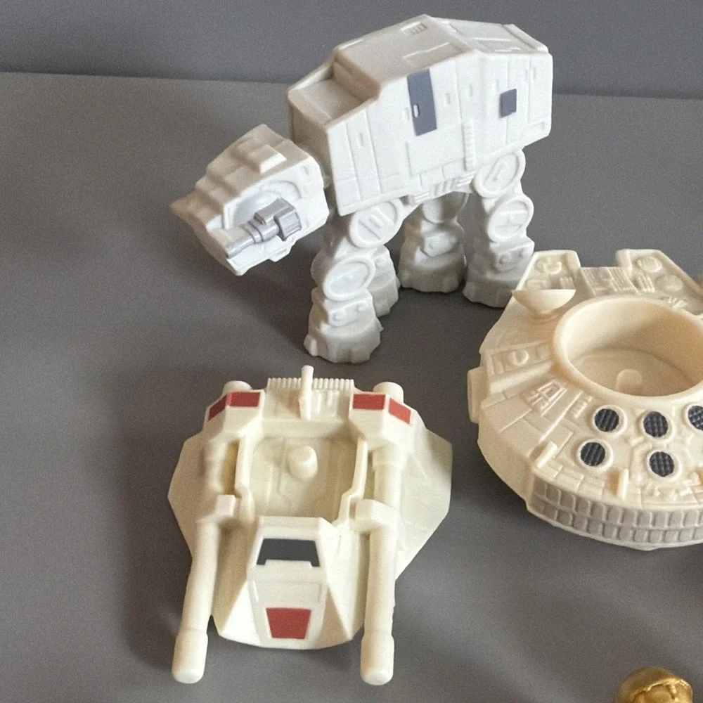 Lot of 24 Miniature Star Wars Figures and Spaceships by Hasbro/Disney Grogu